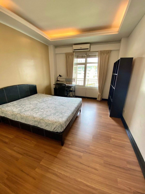 For Sale Special 2 Bedroom In One Serendra BGC (With Parking)