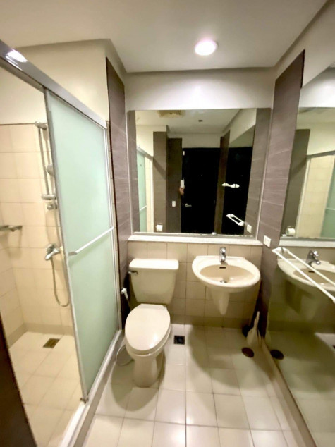 For Sale Special 2 Bedroom In One Serendra BGC (With Parking)