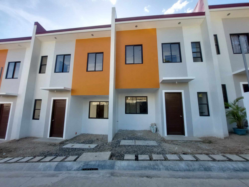 2 Bedroom Townhouse And Lot In La Bellezah Homes Cebu City