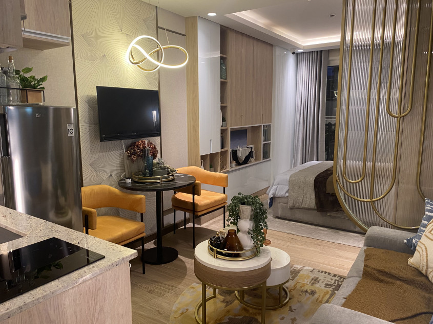 Studio Unit For Sale At One Crown Suites - Your Condo Home In Manila