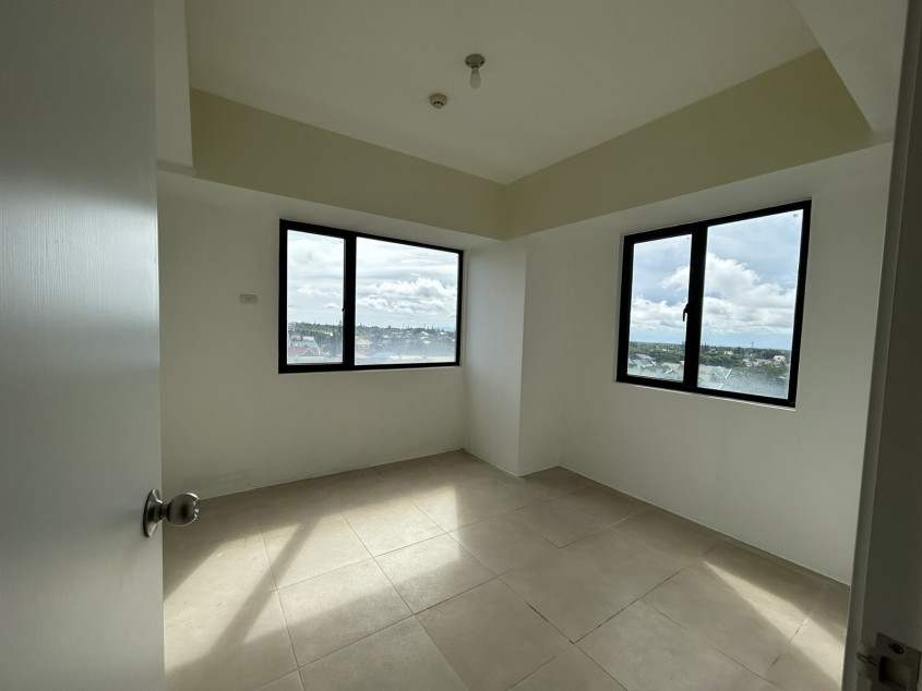 For Sale 1 Bedroom Condominium With Parking In Serin West Tagaytay