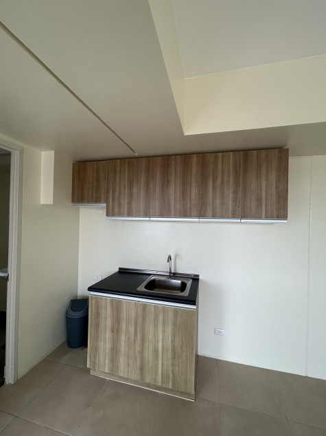 For Sale 1 Bedroom Condominium With Parking In Serin West Tagaytay