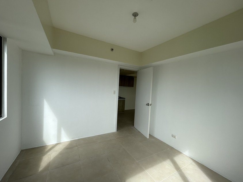 For Sale 1 Bedroom Condominium With Parking In Serin West Tagaytay