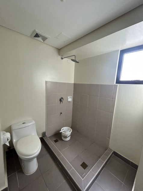 For Sale 1 Bedroom Condominium With Parking In Serin West Tagaytay