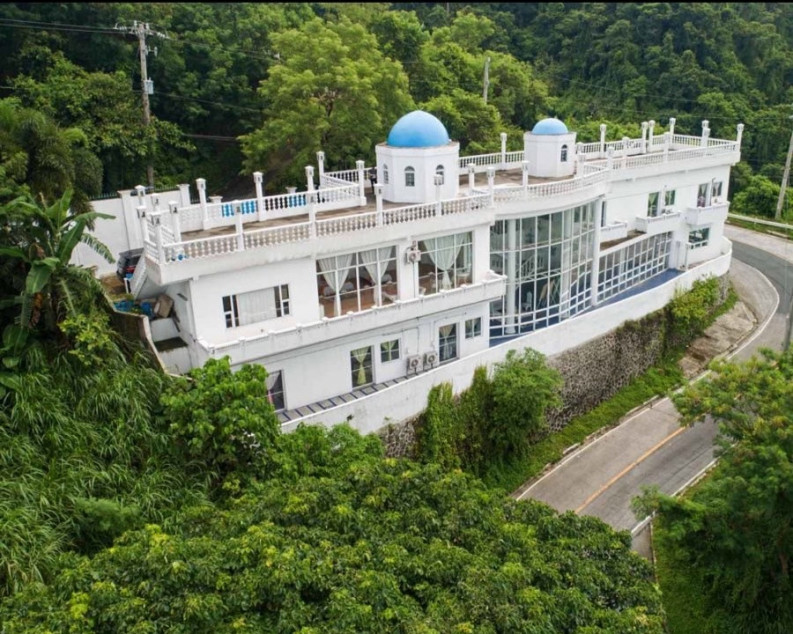 For Sale Mansion House In Tagaytay