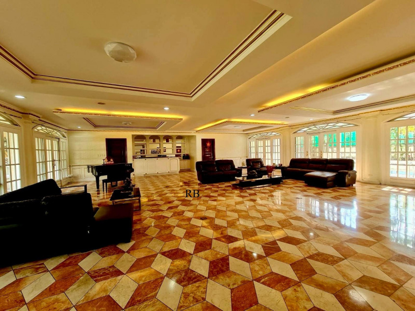 For Sale: Corner 7-Bedroom House At Corinthian Garden, Quezon City