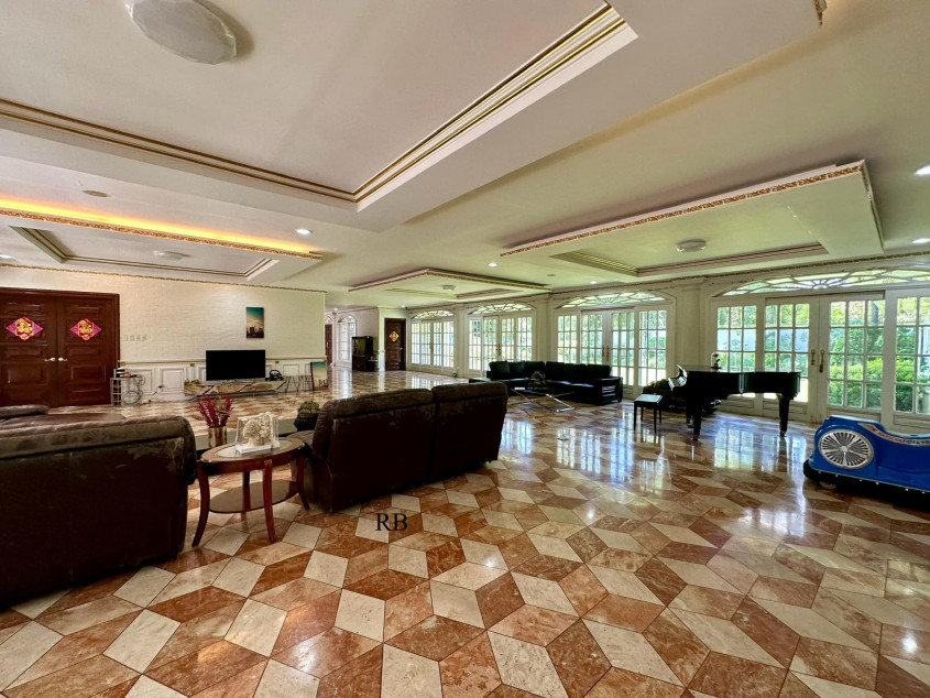 For Sale: Corner 7-Bedroom House At Corinthian Garden, Quezon City