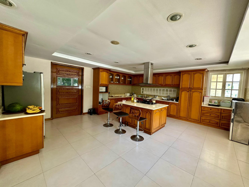 For Sale: Corner 7-Bedroom House At Corinthian Garden, Quezon City