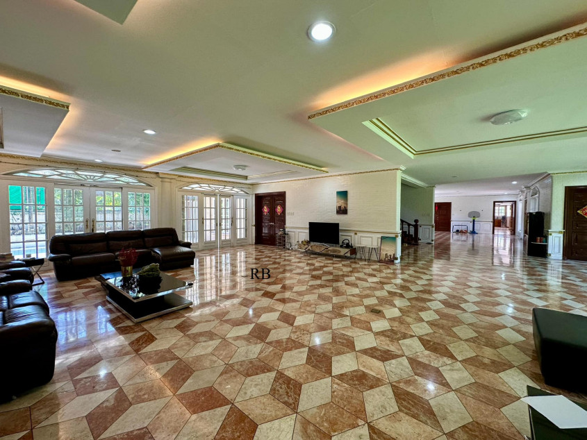 For Sale: Corner 7-Bedroom House At Corinthian Garden, Quezon City