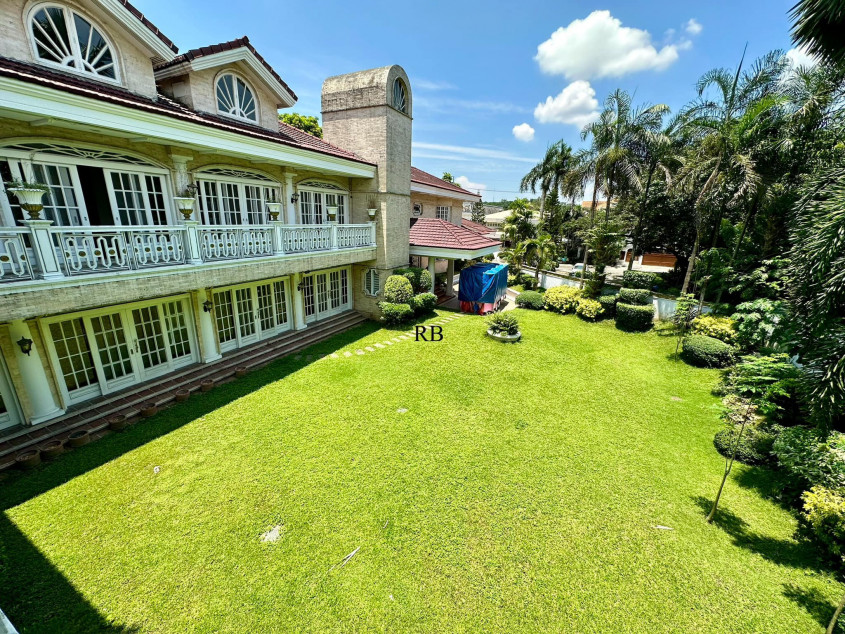 For Sale: Corner 7-Bedroom House At Corinthian Garden, Quezon City