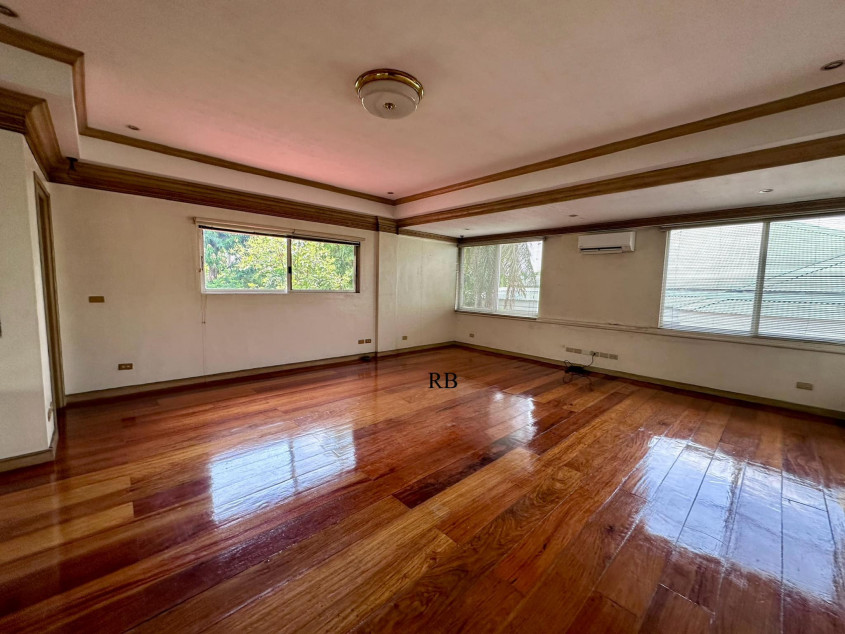 For Sale: 5-Bedroom House At Ayala Heights, Quezon City