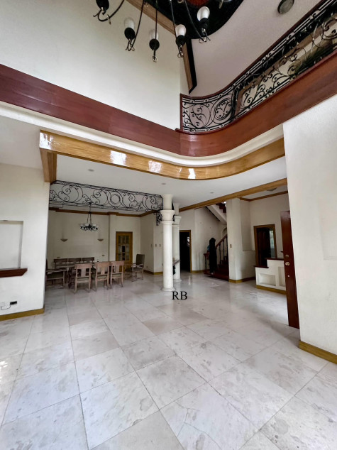 For Sale: 5-Bedroom House At Ayala Heights, Quezon City