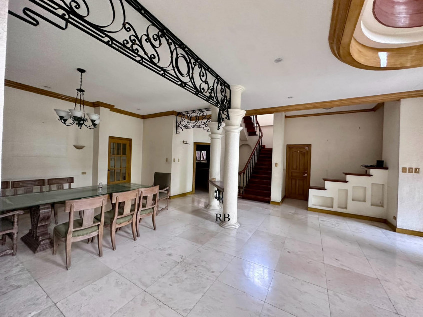 For Sale: 5-Bedroom House At Ayala Heights, Quezon City