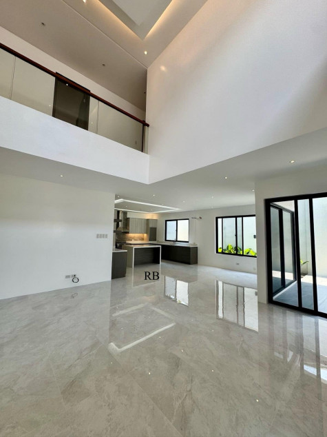 For Sale: Brand New 5-Bedroom Modern House At Bayanihan Village, BF Homes, Parañaque