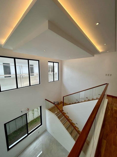 For Sale: Brand New 5-Bedroom Modern House At Bayanihan Village, BF Homes, Parañaque