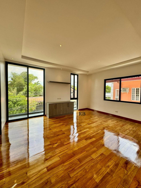 For Sale: Brand New 5-Bedroom Modern House At Bayanihan Village, BF Homes, Parañaque