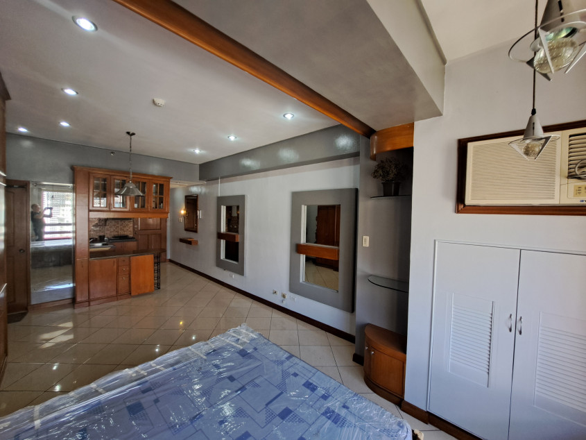 Studio Unit In Paseo Parkview - Heart Of Makati CBD