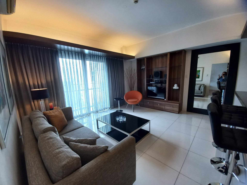 For Sale 1 Bedroom Unit At St. Francis Shangri- La Place Ortigas Center