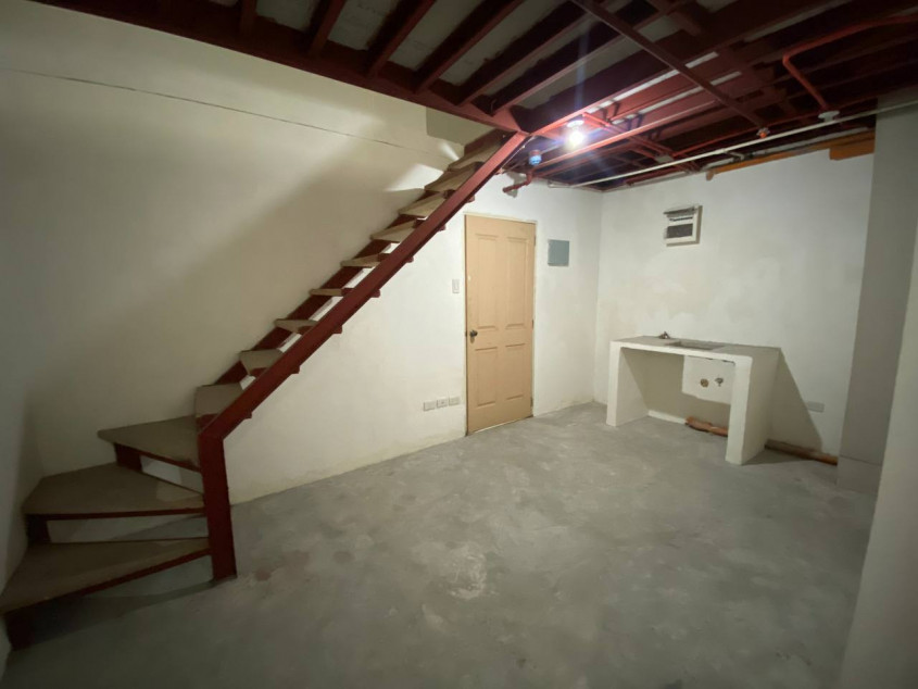 Condominium Unit for Sale Location: Victoria de Makati Unit Type: 1 Bedroom (Bare/Loft Type)