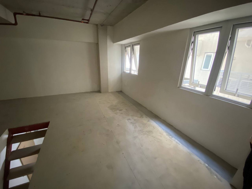 Condominium Unit for Sale Location: Victoria de Makati Unit Type: 1 Bedroom (Bare/Loft Type)