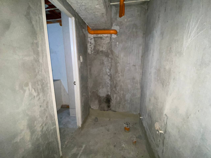 Condominium Unit for Sale Location: Victoria de Makati Unit Type: 1 Bedroom (Bare/Loft Type)