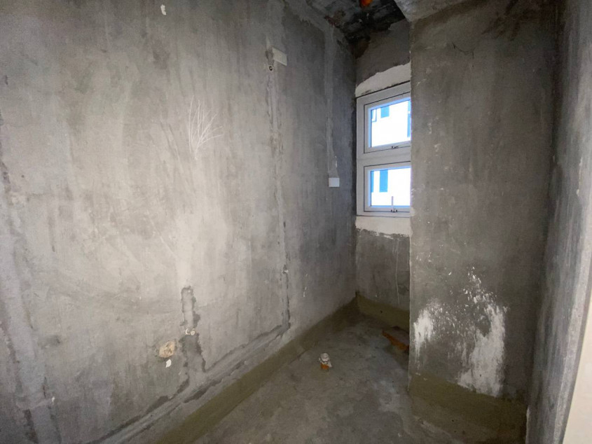 Condominium Unit for Sale Location: Victoria de Makati Unit Type: 1 Bedroom (Bare/Loft Type)