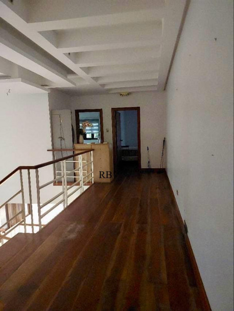 For Sale: 4-Bedroom House at Corinthian Garden, Quezon City