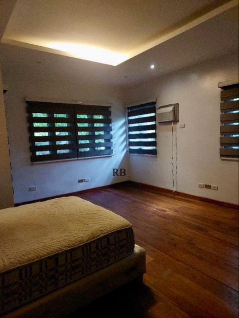 For Sale: 4-Bedroom House at Corinthian Garden, Quezon City