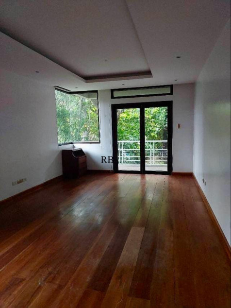 For Sale: 4-Bedroom House at Corinthian Garden, Quezon City