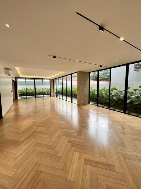 For Sale: Brand New Luxury House at White Plains, Quezon City