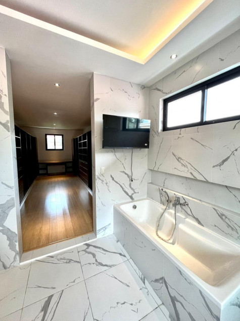 For Sale: Brand New Luxury House at White Plains, Quezon City