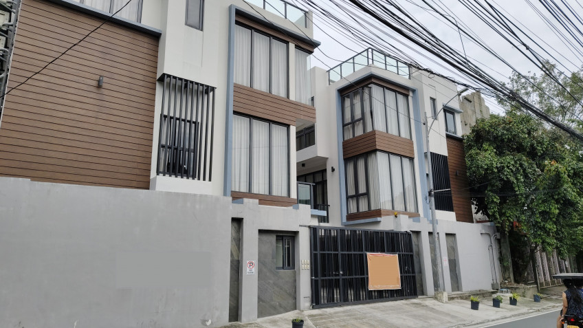 4-Storey Townhouse With Roof Deck For Sale In Teacher's Village, Diliman, Quezon City
