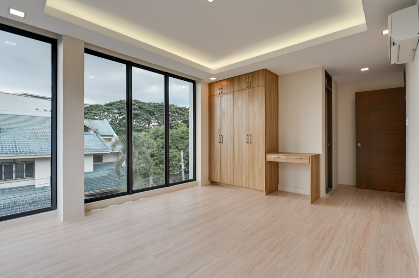 4-Storey Townhouse With Roof Deck For Sale In Teacher's Village, Diliman, Quezon City