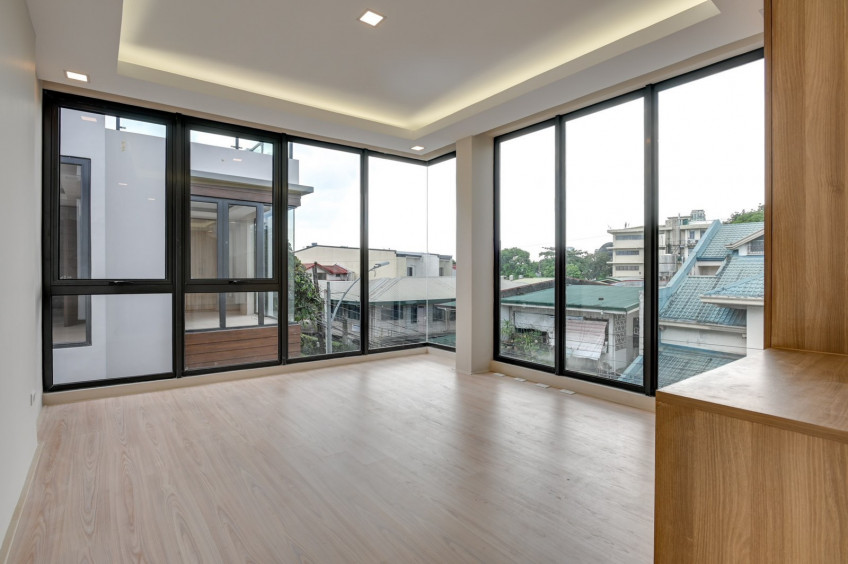 4-Storey Townhouse With Roof Deck For Sale In Teacher's Village, Diliman, Quezon City