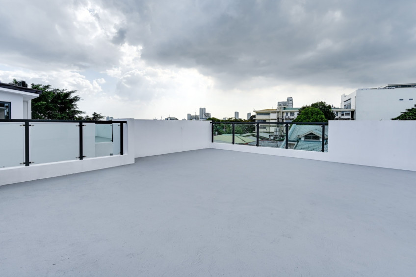 4-Storey Townhouse With Roof Deck For Sale In Teacher's Village, Diliman, Quezon City