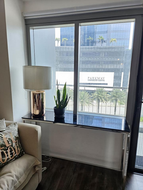 1 Bedroom With Balcony & Parking For Lease Or For Sale At Parkway Place Alabang Muntinlupa