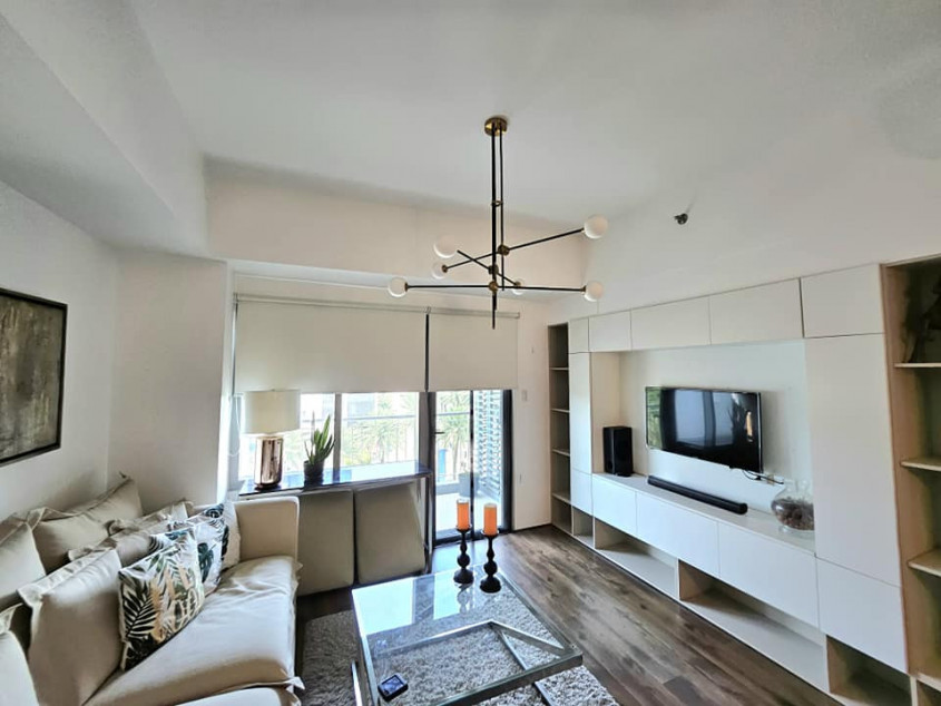 1 Bedroom With Balcony & Parking For Lease Or For Sale At Parkway Place Alabang Muntinlupa