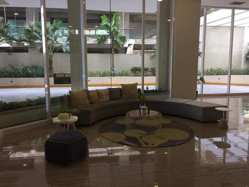 Clean Title RFO Furnished 1 BR For Sale At The Lerato Ayala Makati