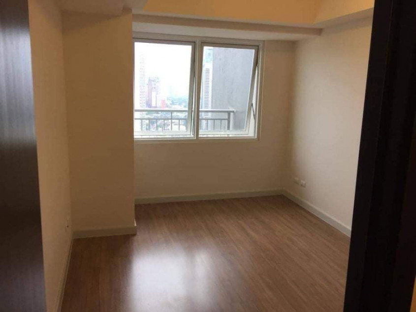 Clean Title RFO Furnished 1 BR For Sale At The Lerato Ayala Makati