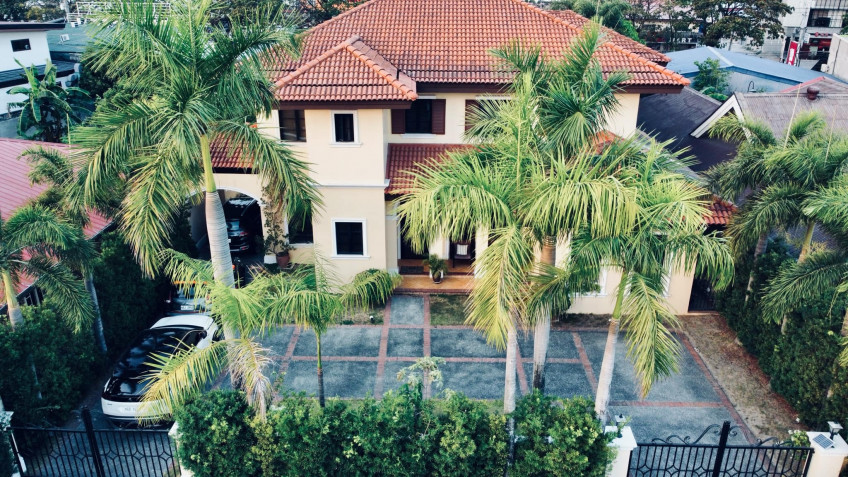 For Sale 6 Bedroom Tuscan Mediterranean House In Angeles, Pampanga