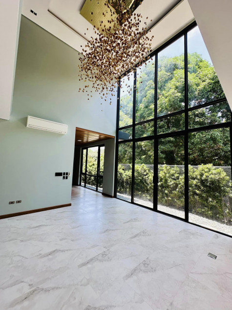 Brand New Luxurious 6-Bedroom House for Sale in Ayala Westgrove Heights