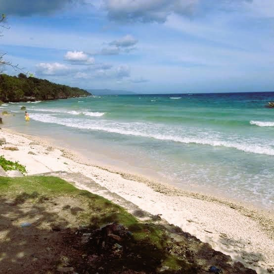 Beach Lot In San Isidro Dauis Overlooking White Sand Beach