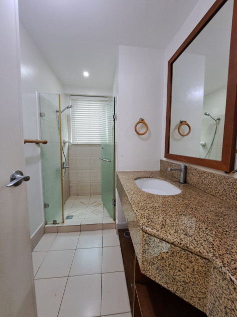 2 Bedroom Unit For Lease Near Greenbelt Makati