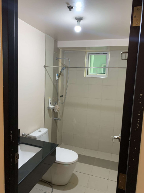 For Sale Fully Furnished 1 Bedroom Unit At The Meranti At Two Serendra BGC, Taguig