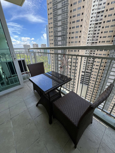 For Sale Fully Furnished 1 Bedroom Unit At The Meranti At Two Serendra BGC, Taguig