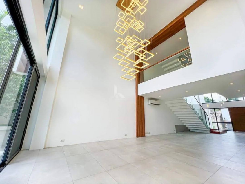 Brand New House In White Plains Village, Quezon City