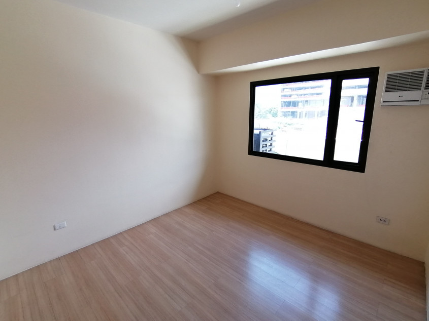 For Sale 1 Bedroom Condo Ready For Occupancy In Cardinal Rosales Ave. Near Ayala Mall