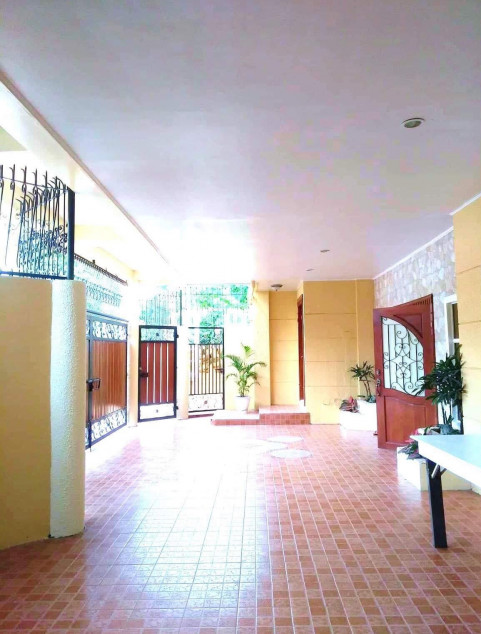 Multi-Family 12 Bedroom House & Lot For Sale In North Fairview, Quezon City