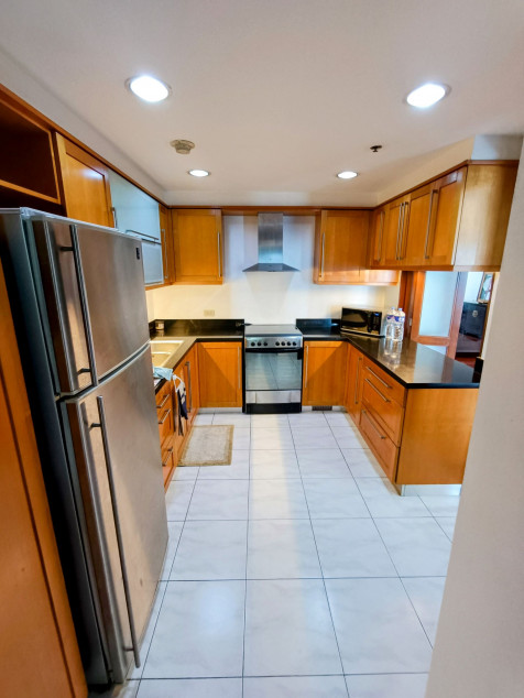 Elegant 2-Bedroom Condo In The Residences At Greenbelt, Makati