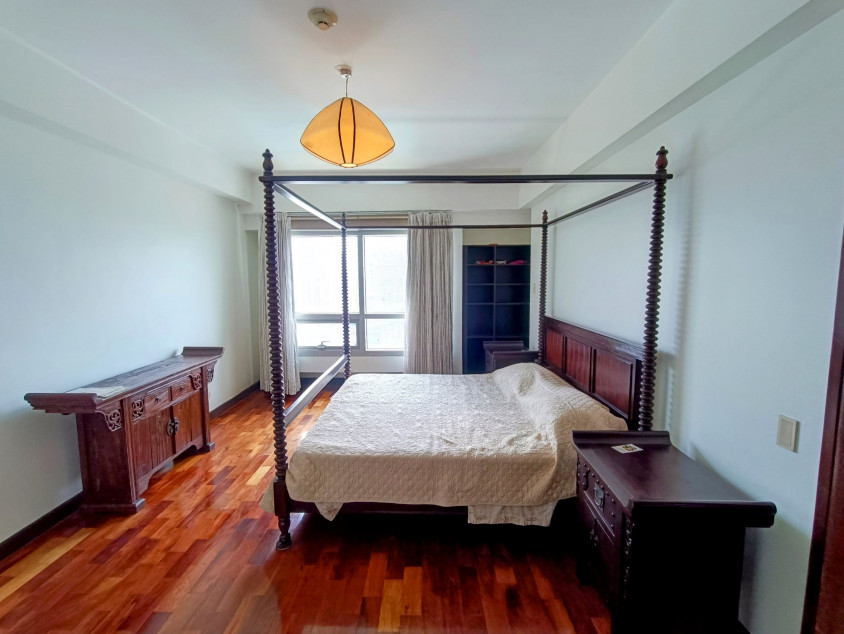 Elegant 2-Bedroom Condo In The Residences At Greenbelt, Makati